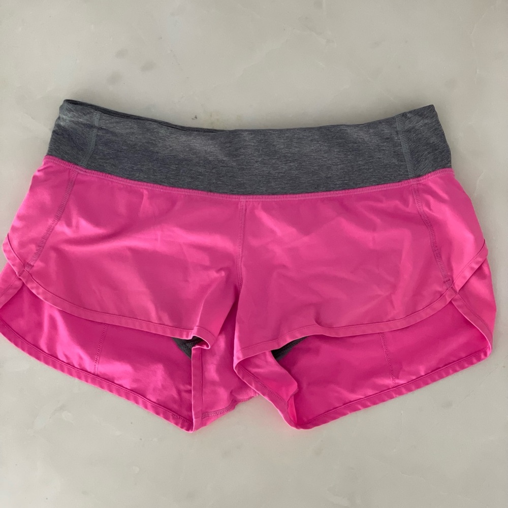 Lululemon Speed Short Low Rise 2.5” length Size 6